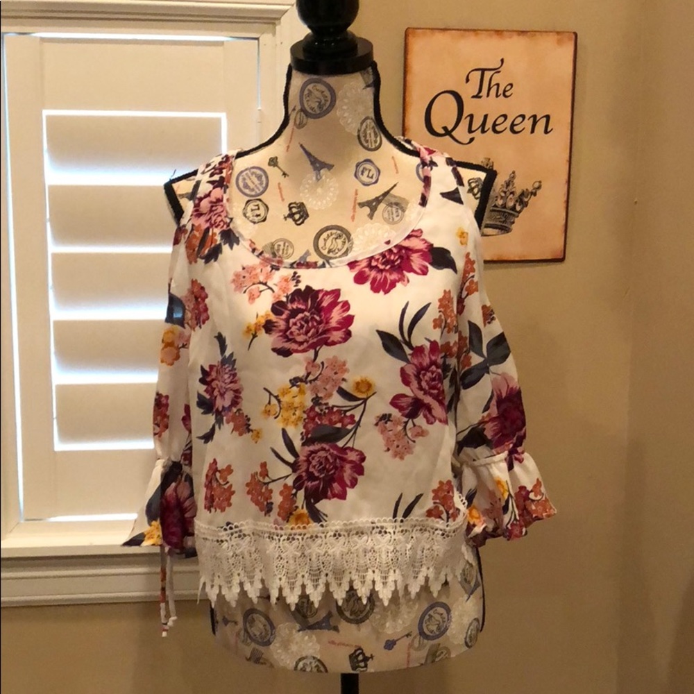 Top size small.